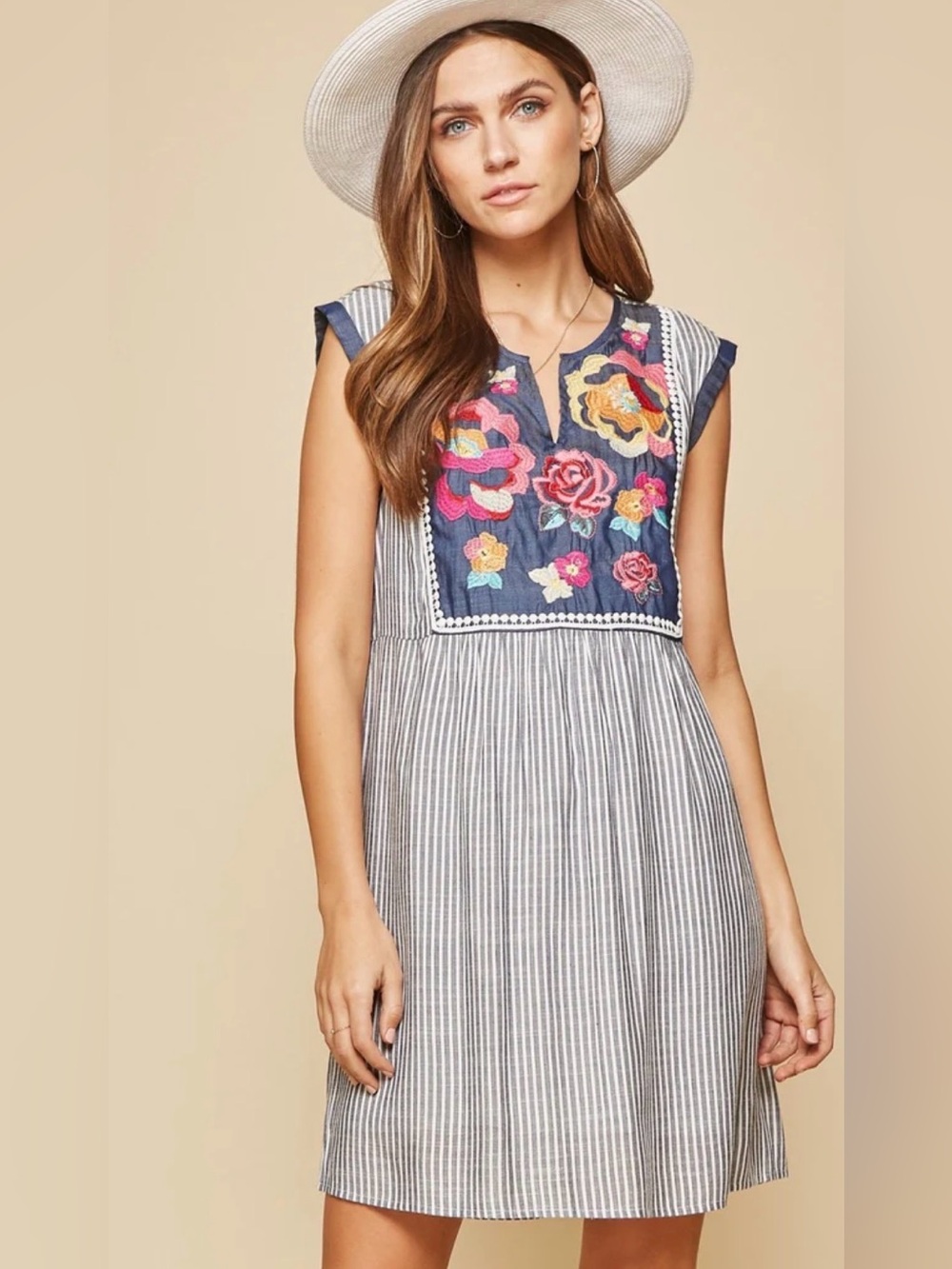 Andree’ by UNIT Sleeveless Navy Embroidered Floral Stripe Dress Size M